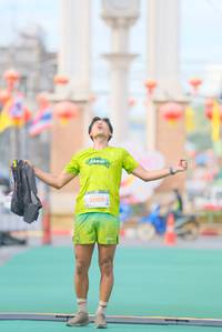 BIB: 5009
                            <button type="button" onclick="openModal(21760748)" class="btn btn-primary btn-sm float-right btn-popup" data-toggle="modal" data-target=".modal-high-quality">
                        <i class="fas fa-shopping-cart"></i> Add to Cart
                    </button>
                                            <button type="button" onclick="isThisMe(21760748, true)" class="btn btn-success btn-sm float-right btn-popup btn-isme hidden" data-toggle="tooltip" data-placement="bottom" title="นี่คือรูปของคุณใช่ไหม คลิกที่นี่เพื่อเอาเข้าอัลบั้ม">
                        <i class="fas fa-plus"></i> Add to album
                    </button>
                    <button type="button" onclick="isThisMe(21760748, false)" class="btn btn-warning btn-sm float-right btn-popup btn-isnotme hidden">
                        <i class="fas fa-ban"></i> Remove from album
                    </button>